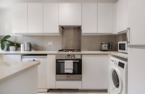 Weavers House | 3 Bed 2 Bath - Modern Flat right on Columbia Road!