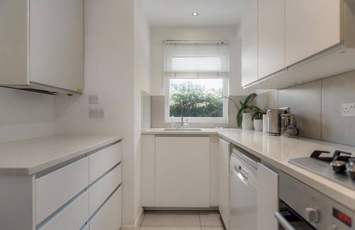 Weavers House | 3 Bed 2 Bath - Modern Flat right on Columbia Road!