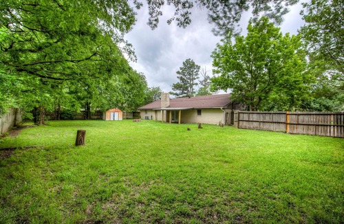 Commerce House | 3 bed 2 bath near the College