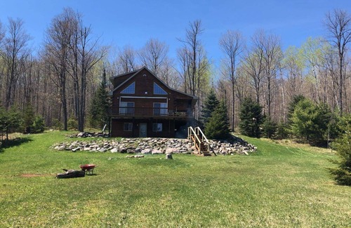 Iron River House | 3 bed/2 bath, Pet friendly Log Lakehouse on 5 acres. Private and &nrelaxing.