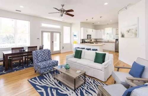 White's Gulfview House | 3 bed/2 bath/Seacrest/private pool - Sleeps 11 - 5 min walk to the Beach