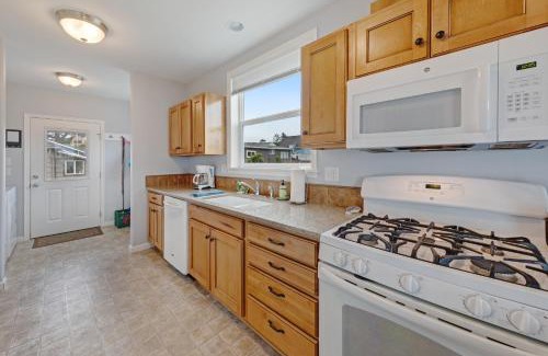 Newport House | 3 Bed 2 Bath Vacation home in Newport