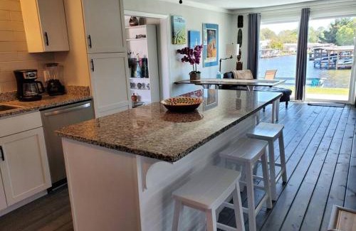 Tavares House | 3 Bed, 2 Bath, Waterfront, Dock, Large Driveway