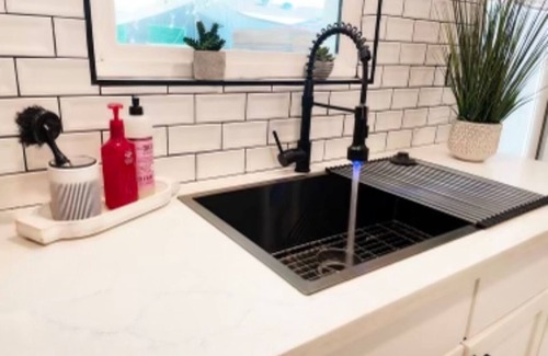 North Hollywood House | 3 Bed/2 Bathroom Remodeled NOHO FUN Pool Home