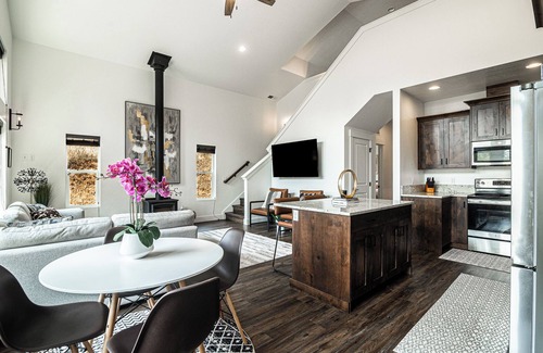 New Meadows House | 3-bed, 3-bath house in peaceful New Meadows with WiFi, AC