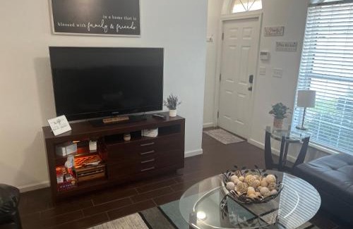 Tallahassee Apartment | 3 Bed 3 Bath Townhome