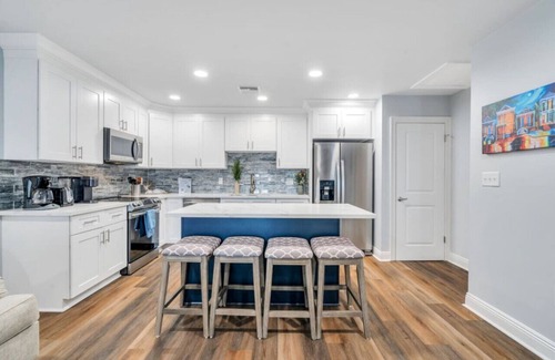 Metairie Condo | 3 Bed/3 Bath with King Bed 15 min to Downtown New Orleans
