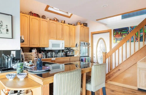Rocky Point Ski Chalet | 3 bed, 3 full bath, beachfront, AMAZING views, fireplace