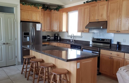 Farmington House | 3 Bed, 4 Bath, 2-Story House in Great Neighborhood