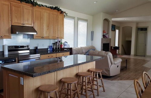 Farmington House | 3 Bed, 4 Bath, 2-Story House in Great Neighborhood