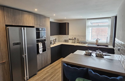 Oxton Apartment | 3 Bed Apartment 10 mins from central Liverpool