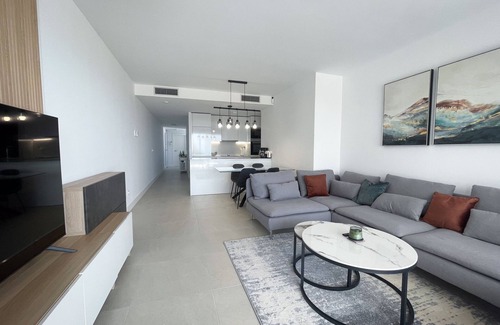 Alcorrin Apartment | 3 Bed Apartment with Sea View Onsite Gym & Spa