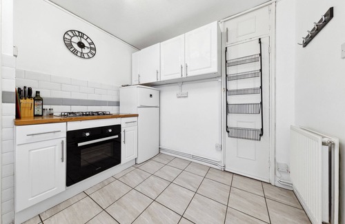 Hackney Apartment | 3 Bed Apt near Broadway Market with parking