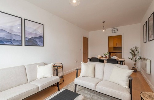 Morley Apartment | 3-Bed Apt near M62, Leeds, with Parking and Wifi,– Ideal for 6 Contractors