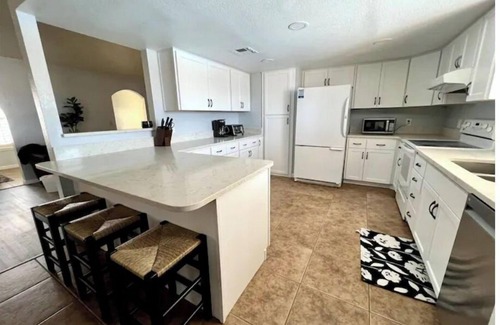 Lake Havasu City House | 3 bed + Arizona room pool house + boat parking + Dogs Allowed