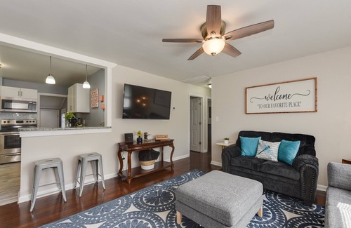 Buckroe Beach House | 3 Bed at Buckroe - Walk to the Beach!