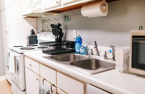 Athens Apartment | 3-Bed Athens Getaway right near UGA! Pool, Parking, SmartTV