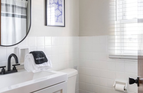 Grandview Heights House | 3 Bed Boutique Home: Near OSU, Short North, Crew Stadium, COSI, & Downtown