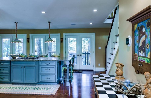 Muskoka Lakes Cottage | 3 bed + loft 3 bath cottage on Lake Rosseau! Hot Tub! BBQ!