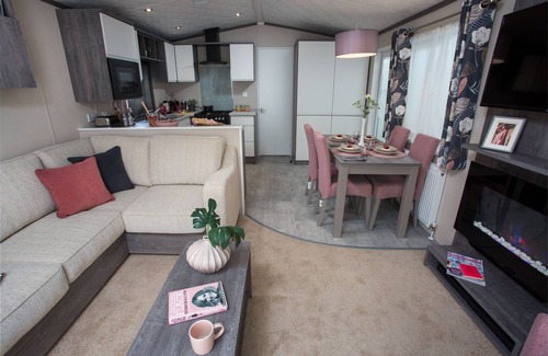 Plymouth House | 3 Bed Caravan, South Devon Coast nr Plymouth, 200m to Beach + Indoor Heated Pool