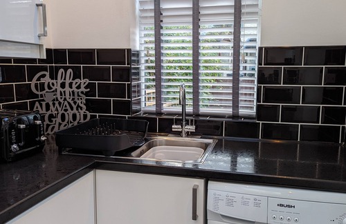 Lancaster House | 3 Bed City Home | South Facing Patio | 4-5 Beds