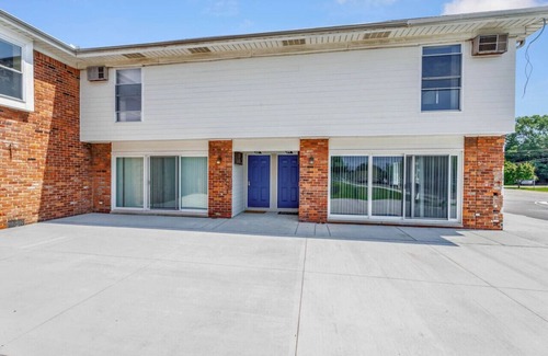 Sterling Heights Apartment | 3 bed Comfort at Sterling Heights