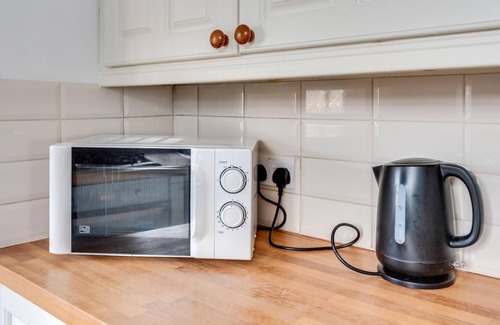 Oxford City Centre House | 3-Bed Cosy Bookbinder House in Jericho Oxford