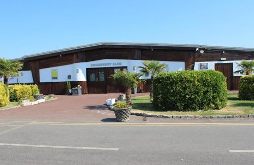 Minster on Sea House | 3 bed Cosy Caravan for up to 5