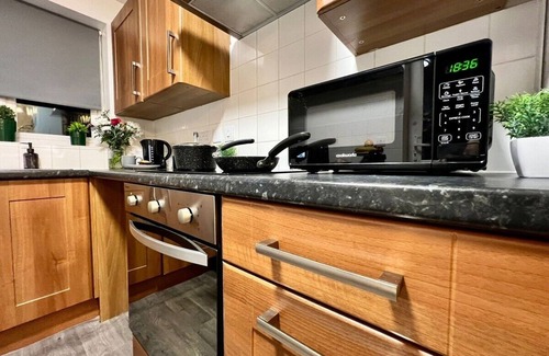Welford House | 3 bed cosy home parking & wi-fi