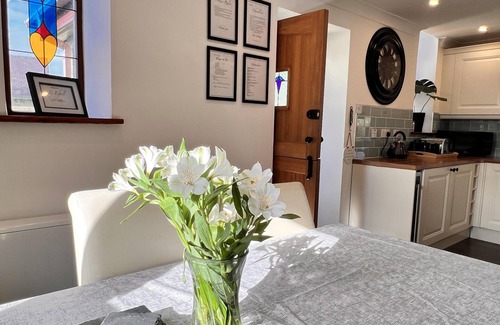 Llanddona House | 3 Bed Detached Cottage Log Burner, Mountain Views