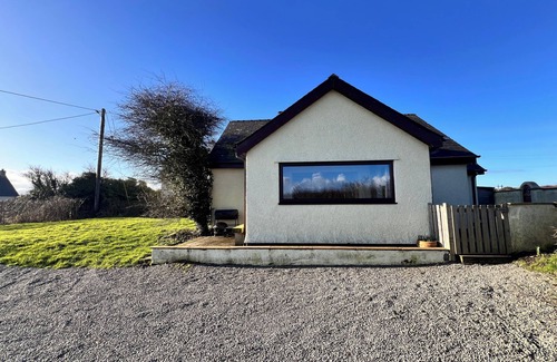 Llanddona House | 3 Bed Detached Cottage Log Burner, Mountain Views