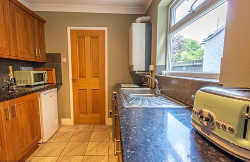 Lowestoft House | 3 bed Edwardian holiday home 150 yards to Pakefield’s golden beach