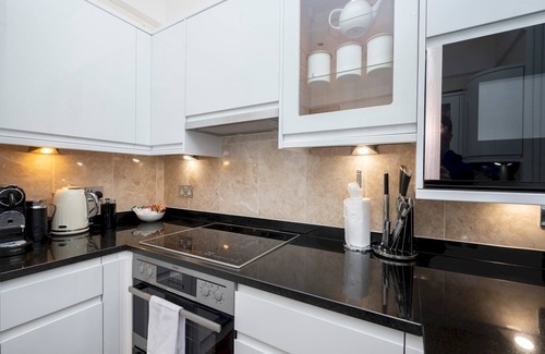 Barbican Apartment | 3-Bed Flat | Ensuite | Near Farringdon & Barbican | Pass the Keys