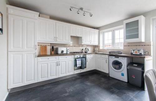 Pontefract House | 3 Bed Gem in Pontefract for Easy Commutes to Leeds and Wakefield
