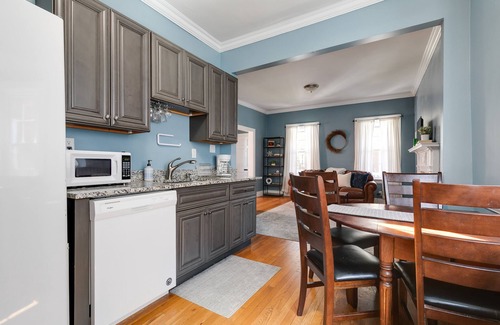 Richmond House | 3-Bed Grace Street Getaway in Museum District