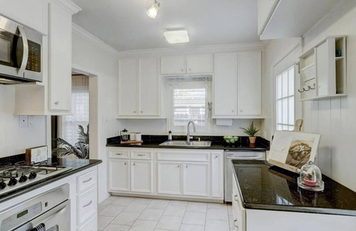 Greater Heights House | 3 Bed Historic Heights Bungalow w/Outdoor Living