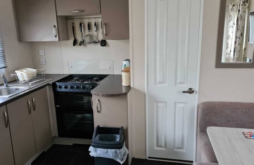 Mappleton Ski Chalet | 3 bed holiday home based at Skipsea Sands