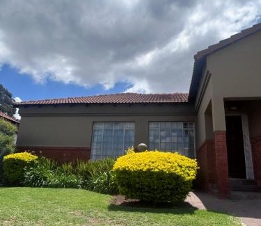 Emalahleni House | 3 Bed Holiday Home