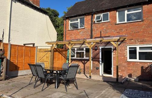 Frampton on Severn House | 3 bed home - Stratford Upon Avon