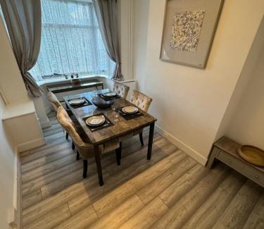 Erdington House | 3-Bed House, Birmingham