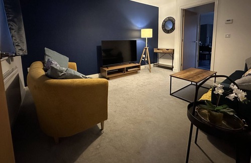 Bletchley House | 3 Bed House | Business or Leisure | Free Parking