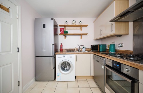 Pinkwell House | 3 Bed House in Hayes & Heathrow