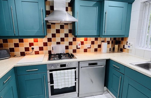 Yeading House | 3-Bed House in Northolt