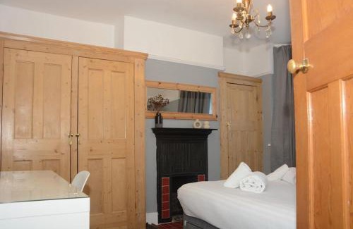 Bowes House | 3 Bed House in the heart of Palmers Green, London