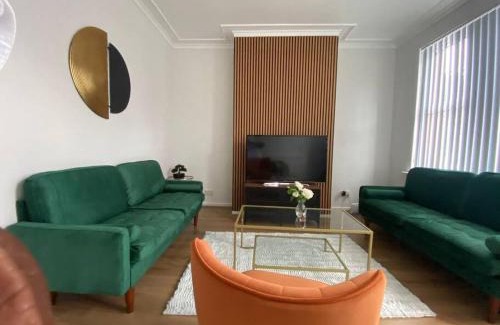 Sheffield Apartment | 3-Bed House Near M1 & Meadowhall with Free Parking
