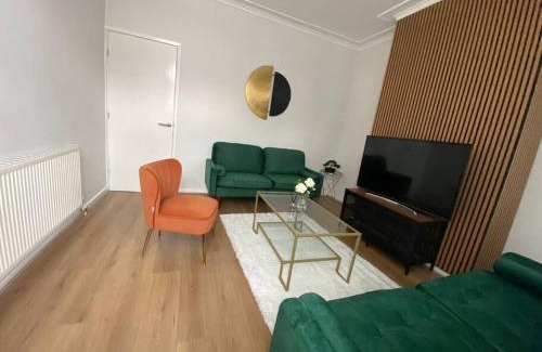 Sheffield Apartment | 3-Bed House Near M1 & Meadowhall with Free Parking