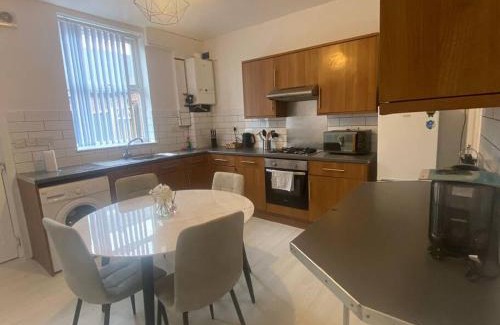Sheffield Apartment | 3-Bed House Near M1 & Meadowhall with Free Parking