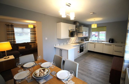 Rowlands Gill House | 3 Bed House - Sleeps 6 - Parking - Pets - Garden
