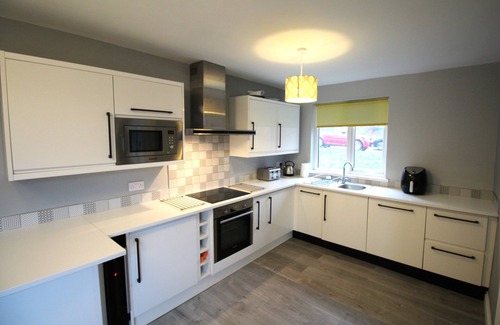 Rowlands Gill House | 3 Bed House - Sleeps 6 - Parking - Pets - Garden