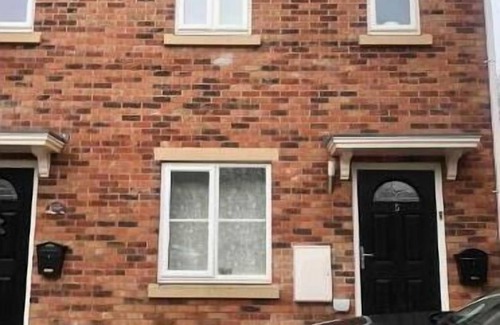 Avonmouth House | 3 Bed House - Sleeps 6 - Garden - Parking